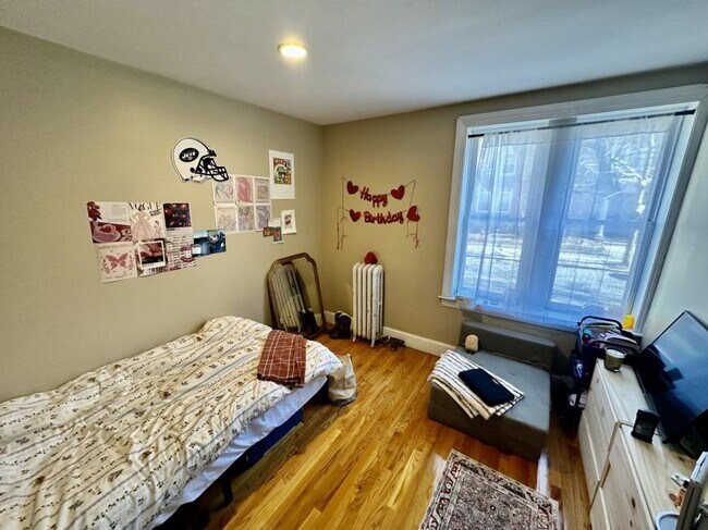 Building Photo - 4 bedroom in Brookline MA 02446