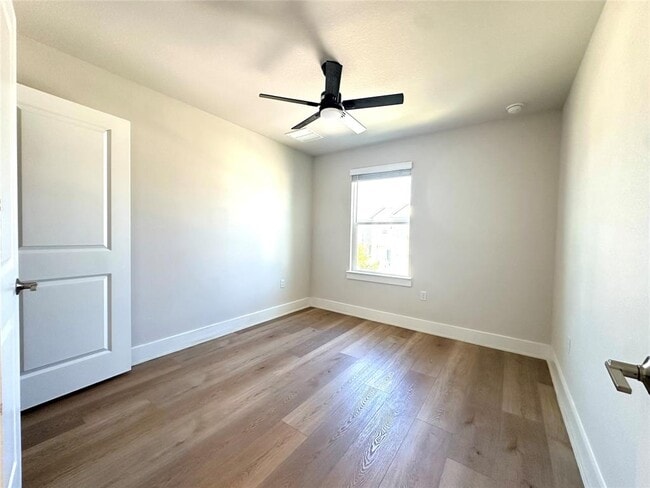 Building Photo - 15701 Ellinger Dr