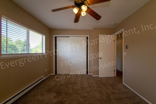 Building Photo - Great 2 bed 1 bath Condo in a Great Location!