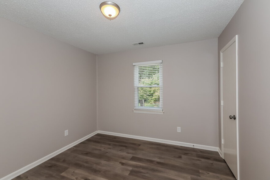 Building Photo - 13839 Poppleton Ct