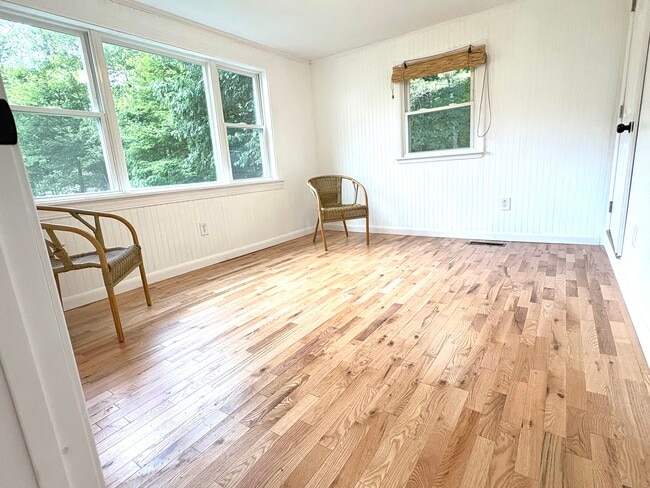 Building Photo - 567 Ossipee Trail W