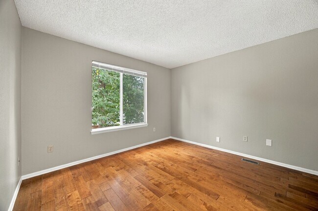 Building Photo - 9333 Cattail Ct