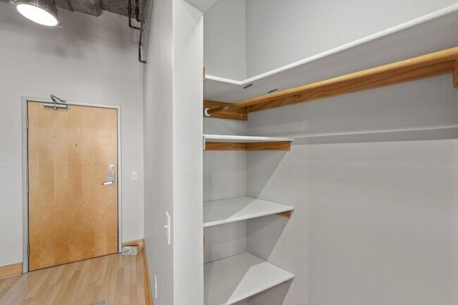 Building Photo - 918 N 3rd St