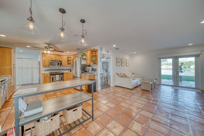 Building Photo - 12620 SW 114th Ave