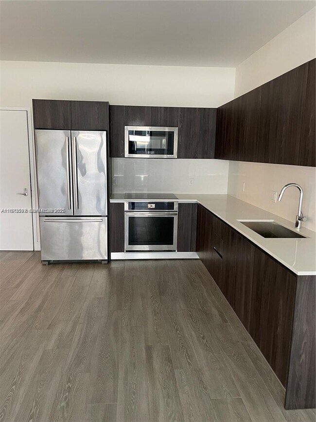 Building Photo - 2960 NE 207th St