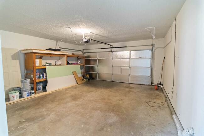 Building Photo - 814 Carson Dr