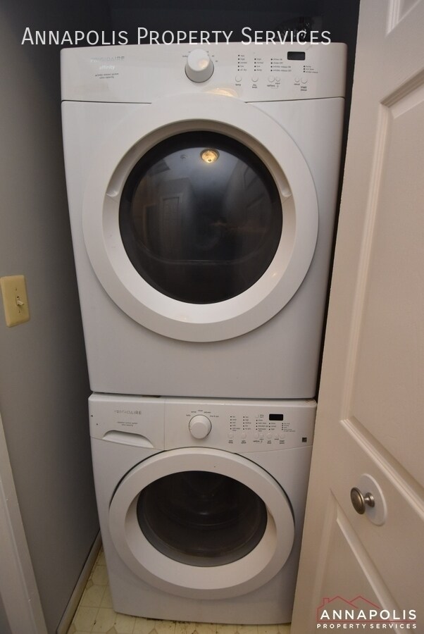 Building Photo - 1605 Rockhold Rd