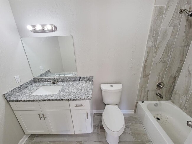 Building Photo - 4119 Holloway Dr