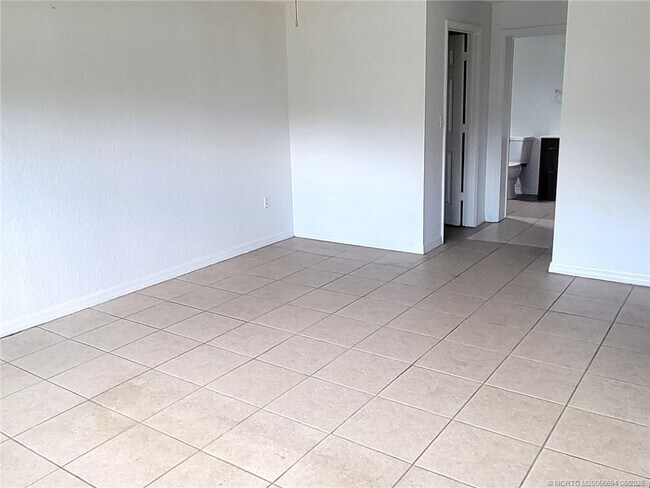 Building Photo - 1038 Trinidad Ave