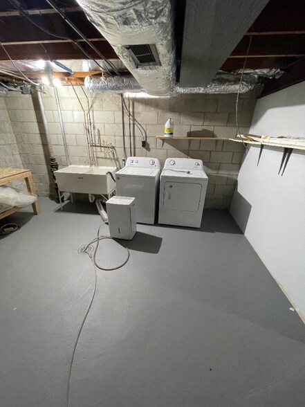 Building Photo - 4148 S Herman St