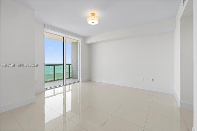 Building Photo - 50 Biscayne Blvd