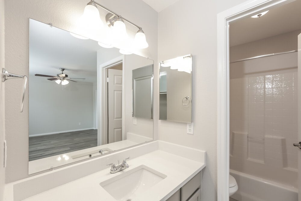 Building Photo - 5033 E Covina St