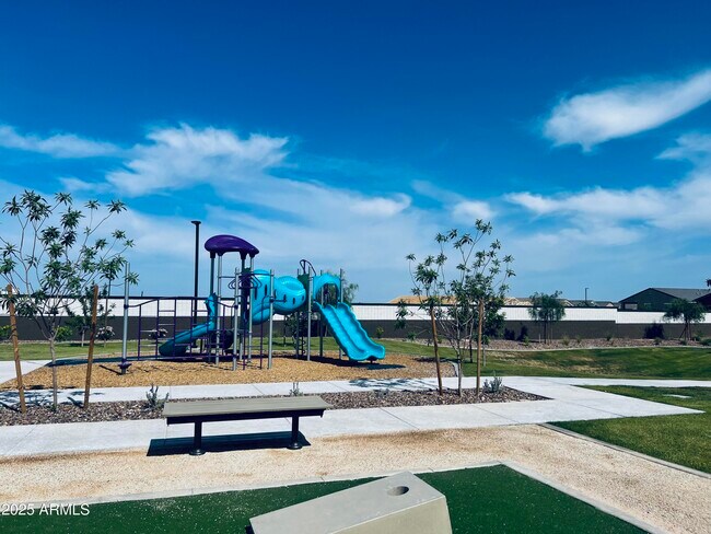 Building Photo - 12647 W Country Club Trail