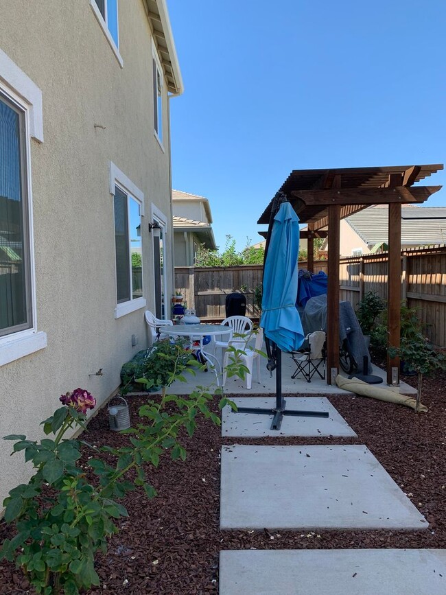 Building Photo - Newer "Next Gen" Home in Springlake/Woodla...
