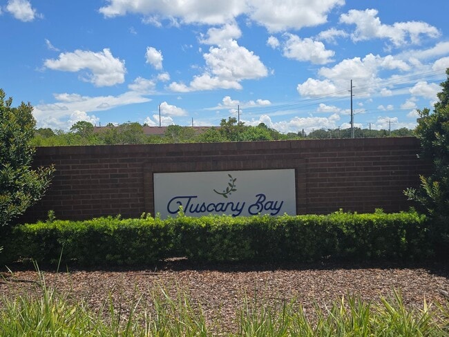 Building Photo - Modern 3 Bedroom 2.5 Bath in Gibsonton (**...