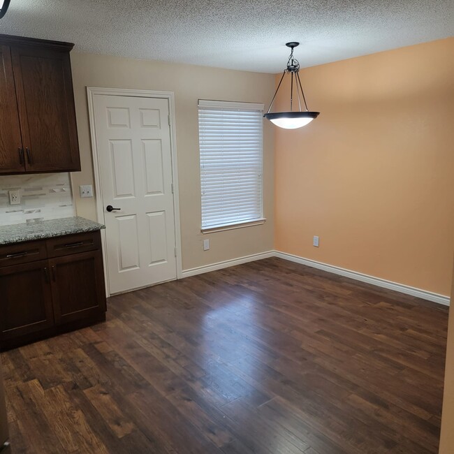 Building Photo - 6801 Tudor Dr