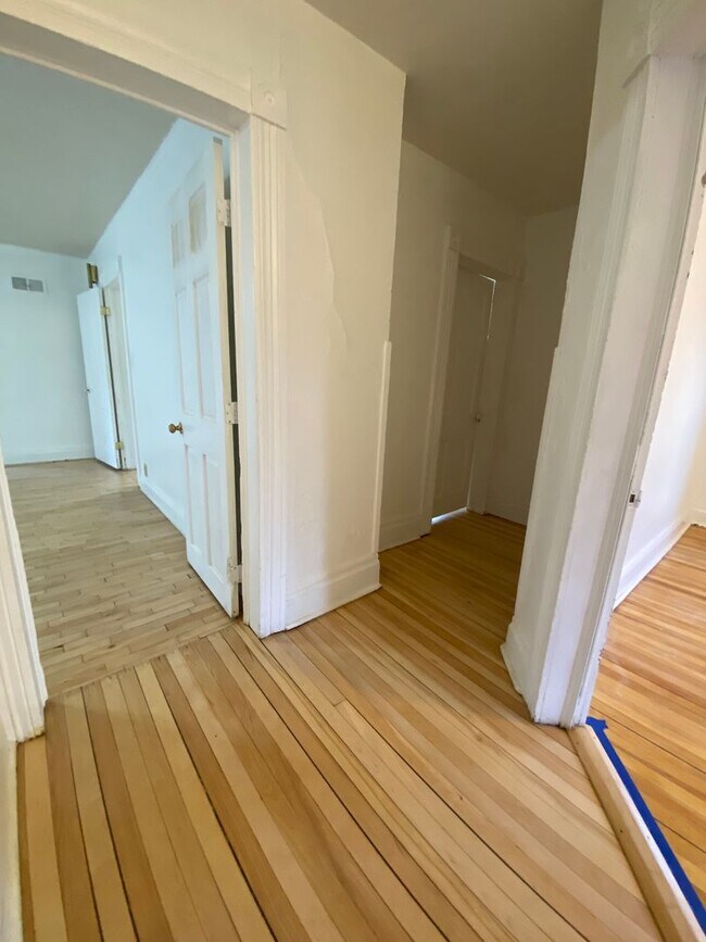 Building Photo - 677 Frederick St