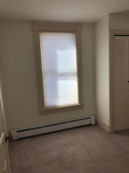 Building Photo - 250 Bartlett St