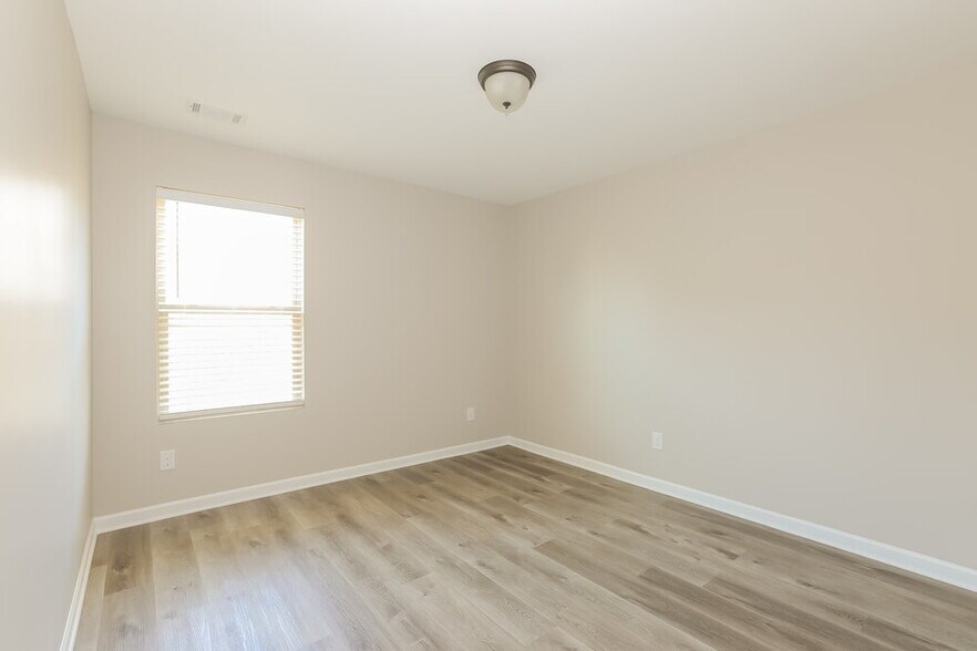 Building Photo - 708 Nonsuch Ct