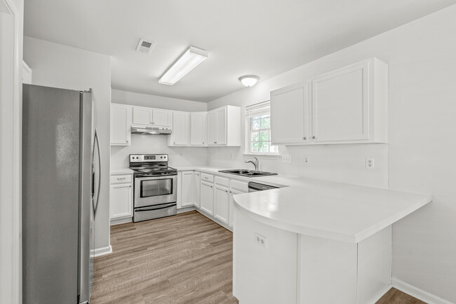 Building Photo - 8818 Sharonbrook Dr