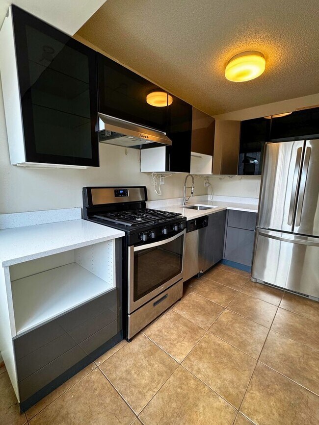 Building Photo - Modern Luxury Studio at Park Place | All Utilities Included