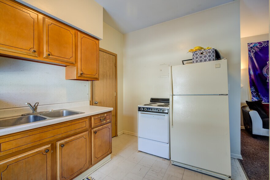 Building Photo - 680 6th St