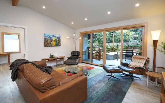 Building Photo - Furnished Mesa Hideaway!