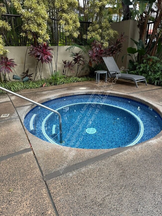 Building Photo - 60 N Beretania St