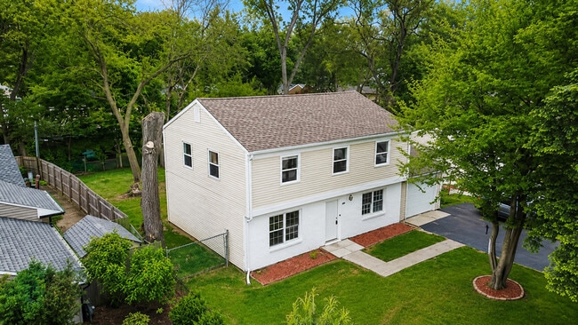 Building Photo - 254 Thornhurst Rd