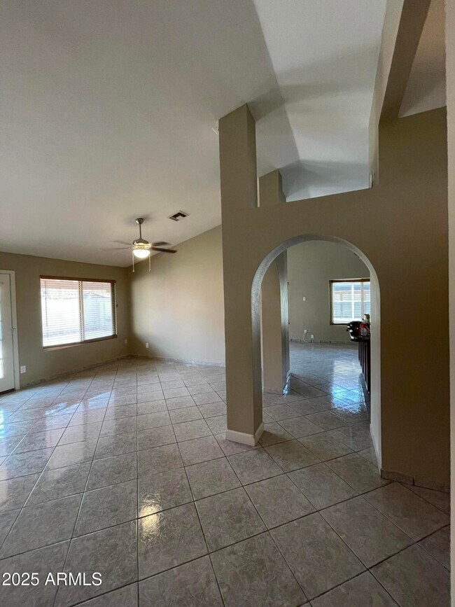 Building Photo - 3443 E Tonto Ln