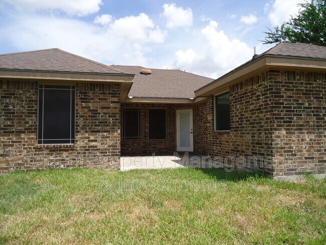 Building Photo - 8902 N 36th Ln