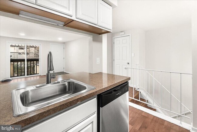 Building Photo - 9713 Hellingly Pl