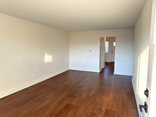 Building Photo - 222 S Tryon St