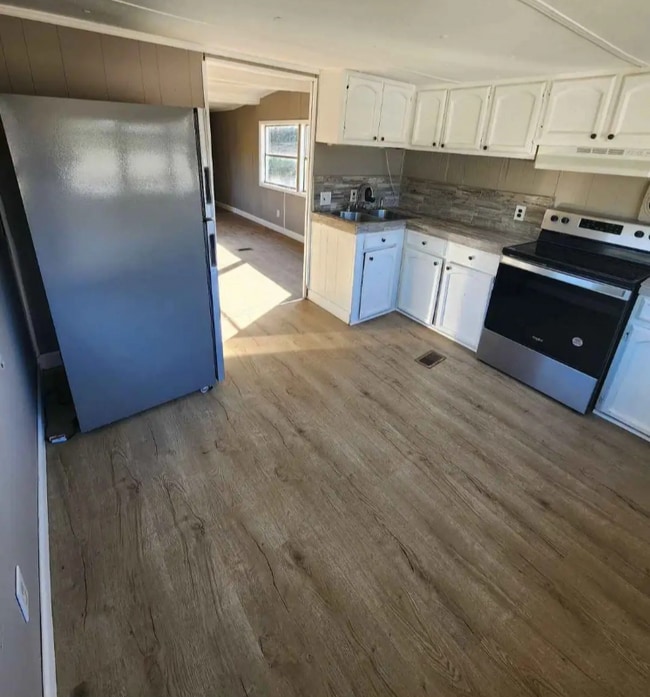 Primary Photo - 42 Haney Park