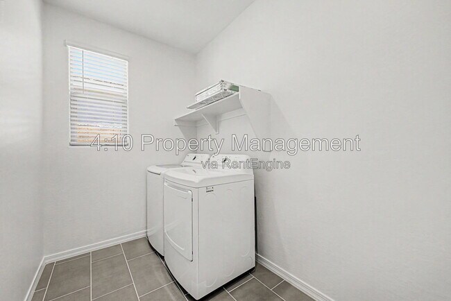 Building Photo - 4433 E Rock Daisy Ln