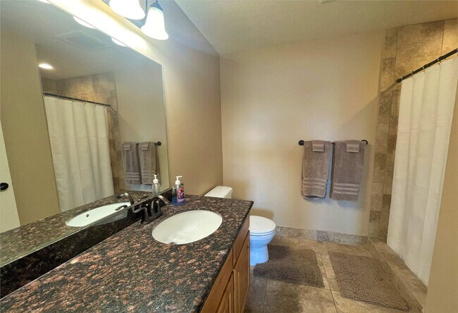 Building Photo - 606 W S Temple St