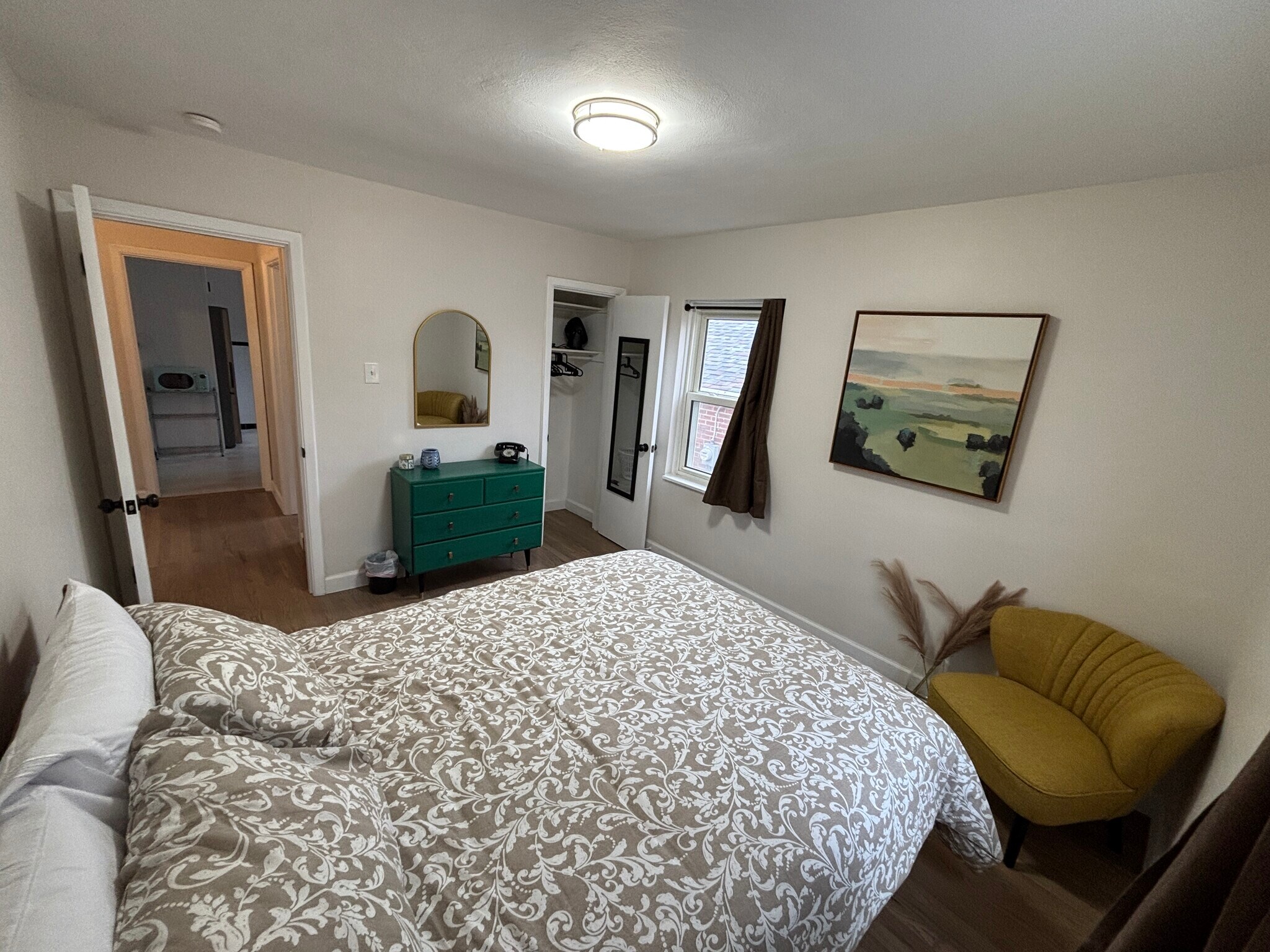 Building Photo - 5025 Lenox Ave