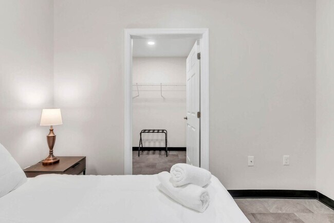 Building Photo - 800 Penn Ave