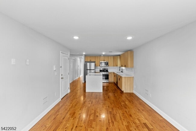 Building Photo - 19 Shaw Ave