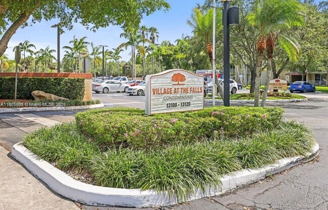 Building Photo - 13100 SW 92nd Ave