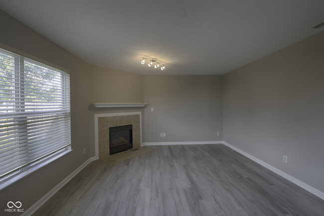 Building Photo - 7866 Sergi Canyon Dr