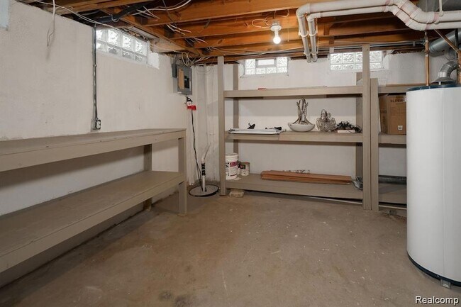 Building Photo - 41415 Harvard Dr