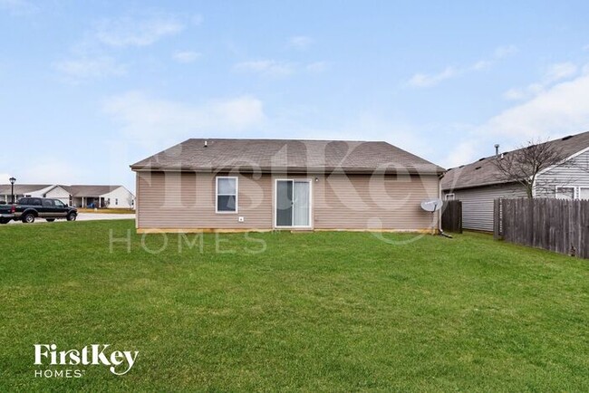 Building Photo - 673 Loon Ln