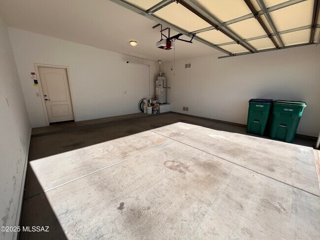 Building Photo - 13451 E Ace High Dr