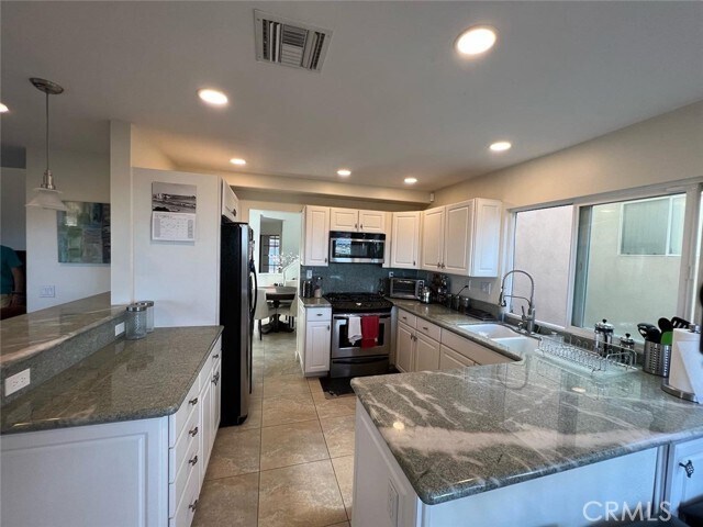 Building Photo - 33636 Sundown Ct