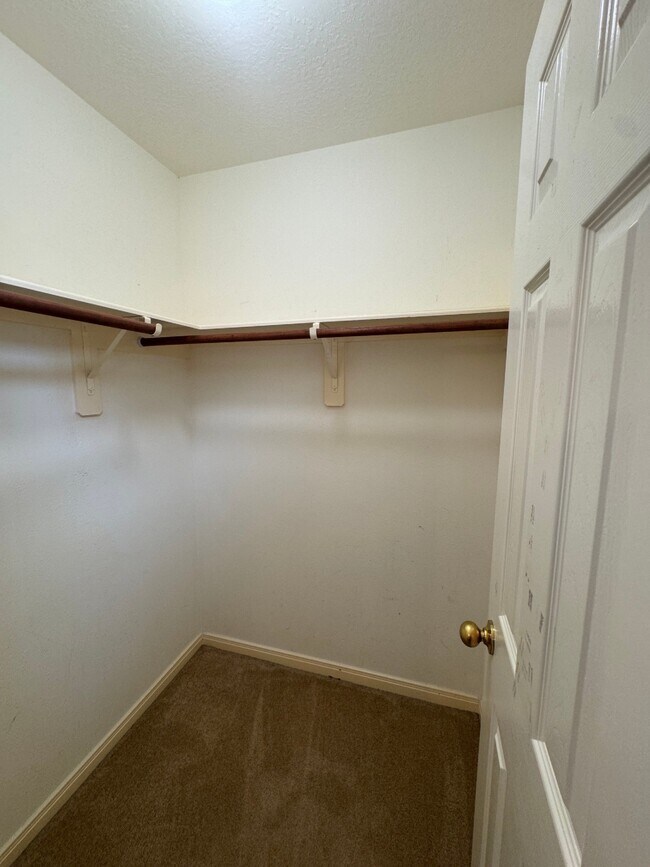 Building Photo - 2601 Easton Springs Ct