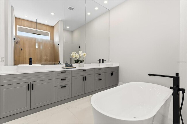 Building Photo - 16809 Bolsena Dr