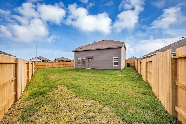 Building Photo - 26710 Willow Ln