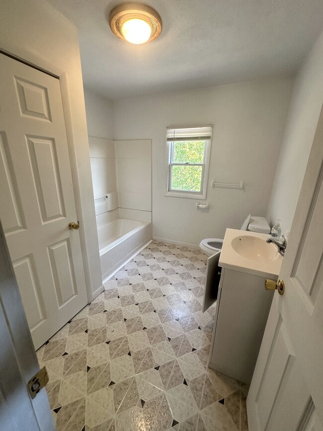 Building Photo - 304 Bessemer Ave