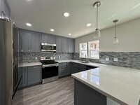 Building Photo - Newly Renovated Spacious Home In the Heart...